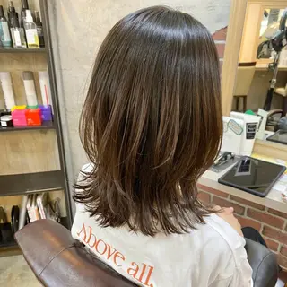 セミロング カラー レイヤーカット/ 根本瑠実のヘアスタイル