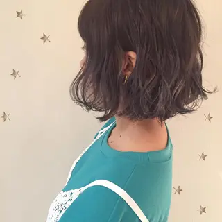 ミディアム 市川 千夏のヘアスタイル
