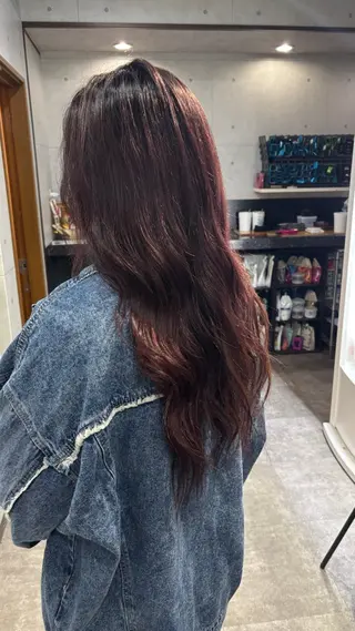 セミロング REVE 美容室のヘアスタイル