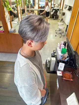 カラー ブリーチカラー🫧 森　凪沙のヘアスタイル