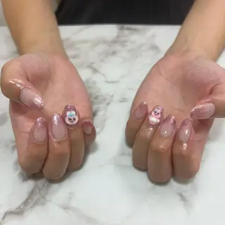 salon UNE LMA見習いスタッフのネイルデザイン