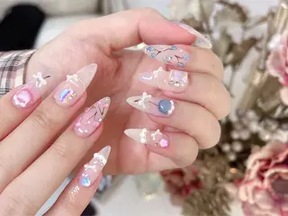 ネイル Glow Minamiのネイルデザイン
