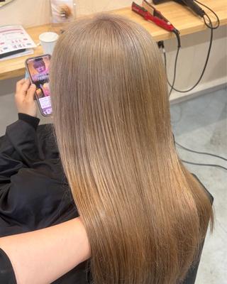 ロング カラー 🎀透明感カラー /ケアブリーチ🎀のヘアスタイル