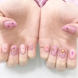 ネイル 板垣 綾乃のネイルデザイン