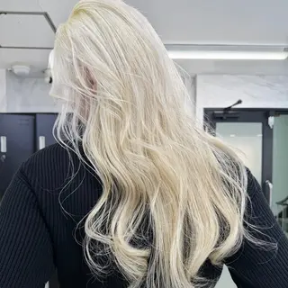 ロング カラー シールエクステ特化 ハイトーン、NANAのヘアスタイル