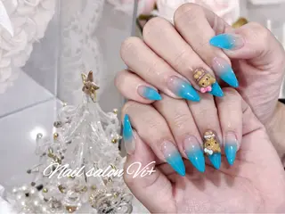 ネイル Nailsalon Vi+ももか🩷のネイルデザイン