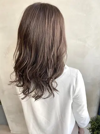 ミディアム カラー ヘアアレンジ ネイル マツエク・マツパ 夜23時まで予約🉑 reverieあきらのヘアスタイル