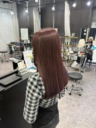 ロング 友滝 真菜美のヘアスタイル