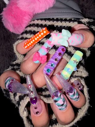 ネイル PINS16✴︎ 原宿ネイリストumiのネイルデザイン