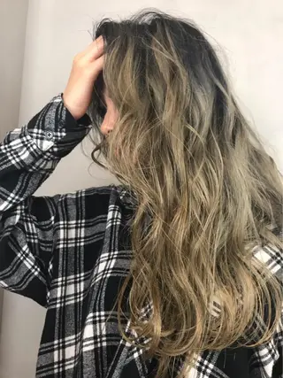 ロング カラー BROCANTE立川 karasawa.nのヘアスタイル