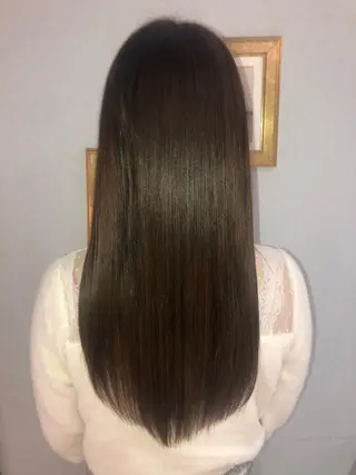 ロング 髪質改善 縮毛の達人 矢井由真のヘアスタイル