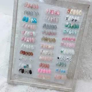 ミディアム ヘイシ ユウカのネイルデザイン