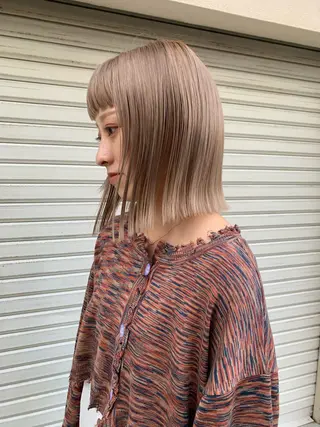 ミディアム カラー wakana/ 柔らかベージュカラーのヘアスタイル