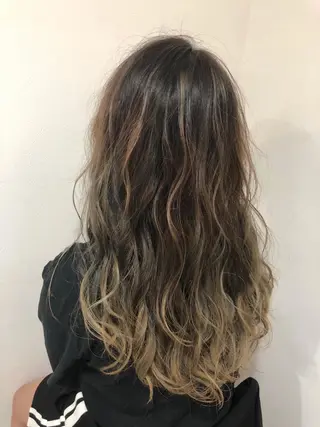 ロング 小川 美咲のヘアスタイル