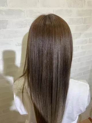 ロング 大澤 唯のヘアスタイル