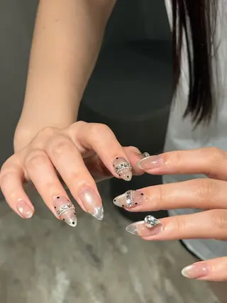 ネイル Yuui 💛のネイルデザイン