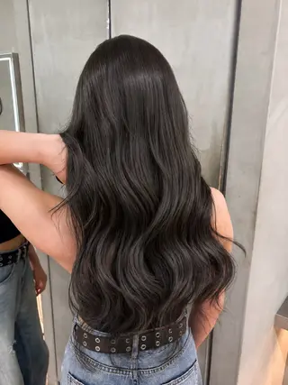 ロング カラー lond/ MOMOKOのヘアスタイル