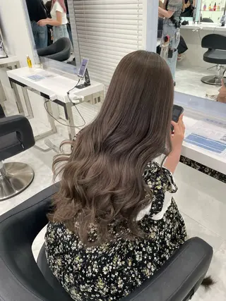 ロング 流行りの透明感カラー ×縮毛矯正🤍ユウのヘアスタイル