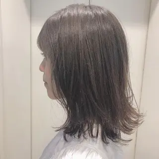 ミディアム カラー TRENCH 相澤 果歩のヘアスタイル