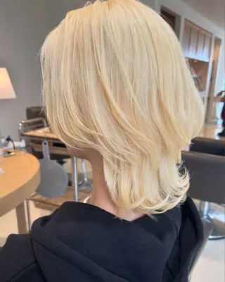ショート カラー 本間 良のヘアスタイル