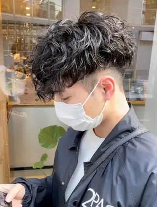 パーマ メンズ 中谷海里/フェザー パーマ/スパイキーのヘアスタイル