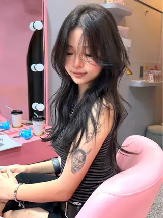 ロング カラー みうる🎀透明感艶髪 🫧レイヤーカットのヘアスタイル
