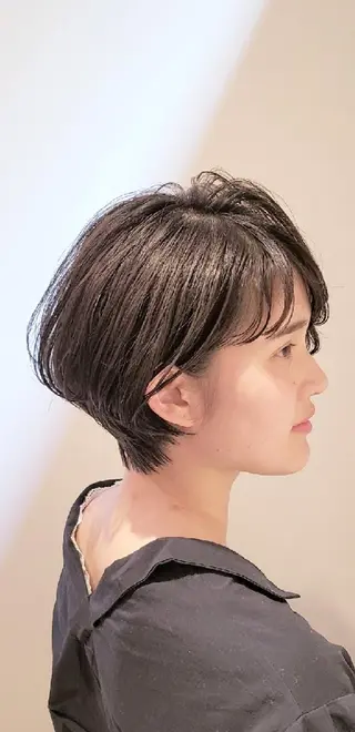 ショート 中高下 由真のヘアスタイル