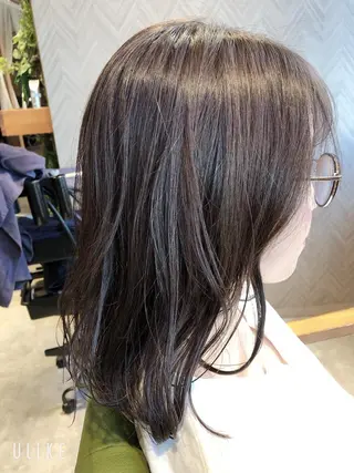 セミロング カラー 白戸 優樹のヘアスタイル