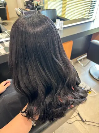 ミディアム KAREN(ému) 伏見/カットモデルのヘアスタイル