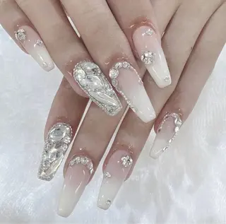 ネイル Genie Mika Nailsのネイルデザイン