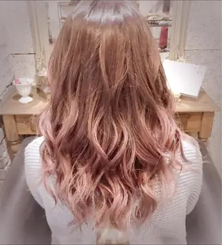 セミロング カラー Tsuyoki .のヘアスタイル