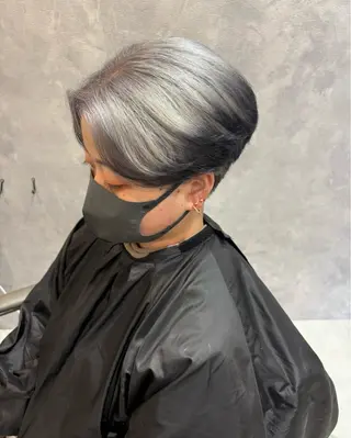 ショート カラー 久木原 ゆりのヘアスタイル