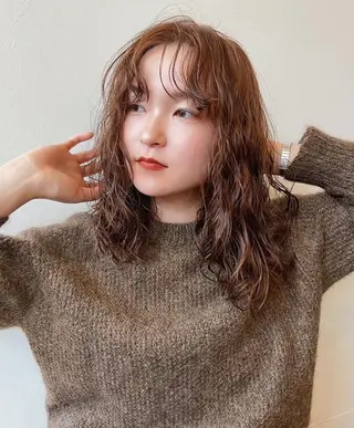 ミディアム パーマ ブラウンカラー 🦔🪷なりたりみのヘアスタイル