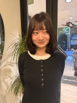 セミロング 内沼 恵留菜のヘアスタイル