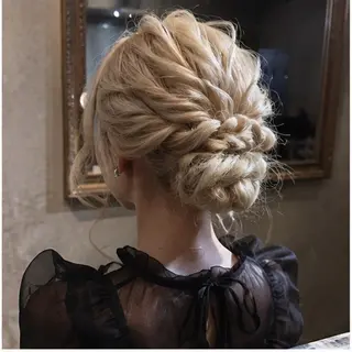 ヘアアレンジ ハイトーンショート SHINOのヘアスタイル