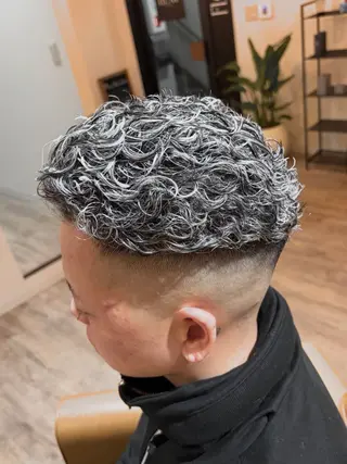 ショート カラー パーマ メンズ 黒原 将貴のヘアスタイル