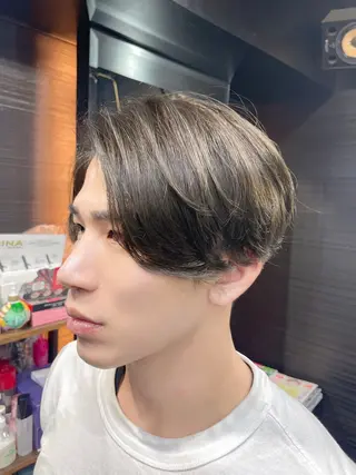 ショート カラー 山本 雅由のヘアスタイル