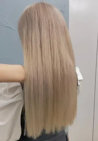 ロング カラー 横尾 歩のヘアスタイル