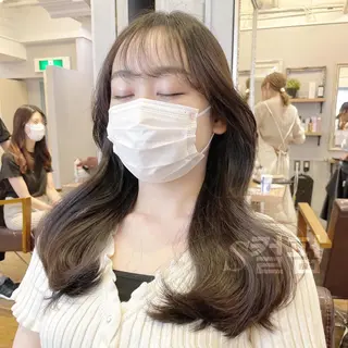 ミディアム カラー 新宿/レイヤーカット 韓国ヘア/海外ヘアのヘアスタイル