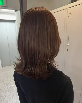 ミディアム 三宅 美帆のヘアスタイル