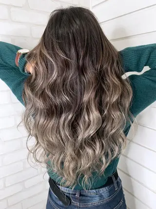 ミディアム 穐田 司樹のヘアスタイル