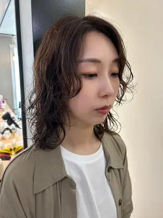 ミディアム パーマ hubhair レイヤー/透明感のヘアスタイル