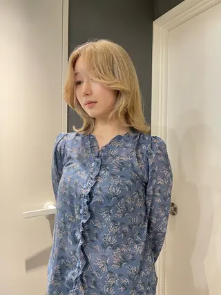 セミロング 平井 よし乃のヘアスタイル