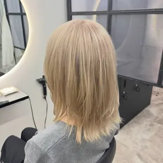 セミロング カラー Ren. 🦋デザインカラーのヘアスタイル