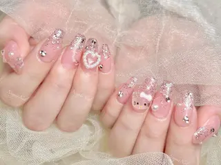 ネイル 🦋 Queenieのネイルデザイン