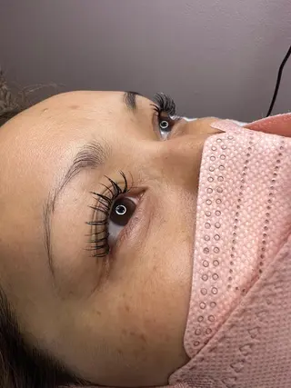 マツエク・マツパ 福井 珠乃のヘアスタイル