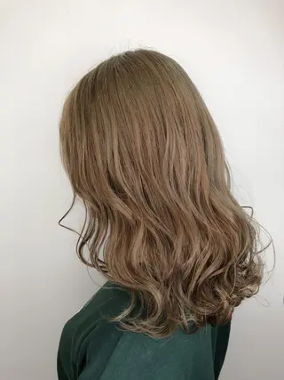 セミロング カラー 【透明感、艶髪】西村 有司のヘアスタイル