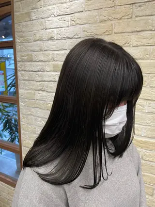 ミディアム 河上 麻衣/白髪ぼかしのヘアスタイル