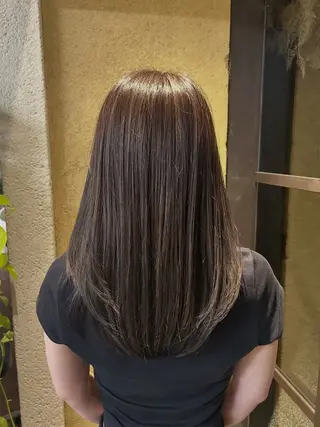 セミロング 髙橋 莉菜のヘアスタイル