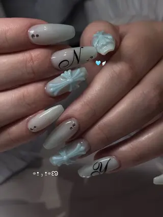 ネイル mikoto 🎀 艶々美フォルムのネイルデザイン